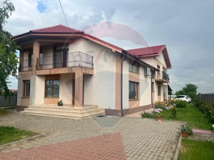 Casă / Vilă 7 camere Garoafa