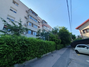 3 camere aproape de metrou, într-o zonă verde și liniștită