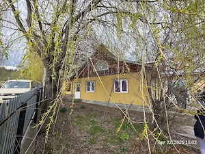 Casa de vanzare cu teren mare - imagine 5