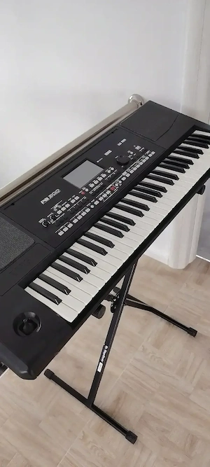 Korg PA300 nefolosita+Stativ