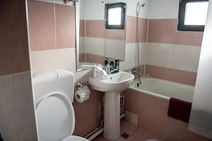 Apartament cu doua dormitoare in regim hotelier - imagine 4