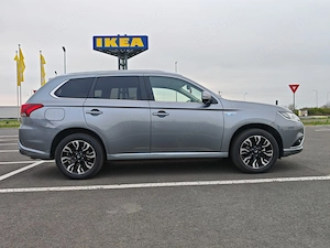 Mitsubishi Outlander PHEV (Plug-In Hybrid), an 2016 - imagine 4