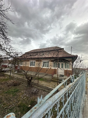 Casa caramida Chetani 