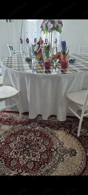 masă de 12 persoane