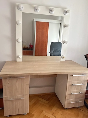 Masă de make up