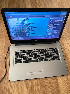 Laptop HP Slim Display mare 17,3 led,Windows 10 Pro,8gb ram,500gb memorie perfect funcțional cu inca