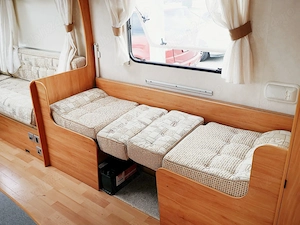 Vând Rulota marca Adria Adora Caravan, fabricatie europeana, an 2006, modelul de varf de la Adria - imagine 8
