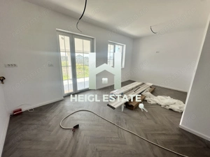 Duplex cu 4 camere separat prin camera tehnica
