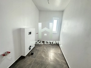 Duplex cu 4 camere separat prin camera tehnica - imagine 3
