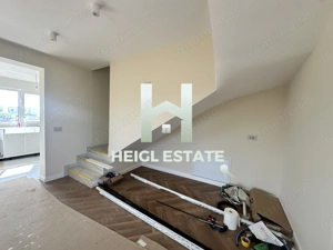 Duplex cu 4 camere separat prin camera tehnica - imagine 2