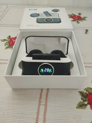 2 Lavaliere noi în cutie 