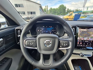Volvo XC40 Plus Dark B3 AT7 FWD - imagine 9