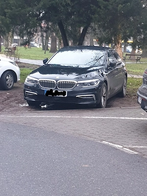   Servicii transport regim taxi ,bmw  g30  - imagine 3