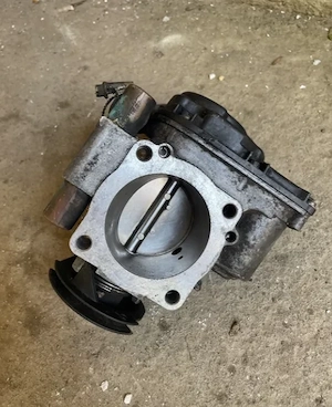 Clapetă accelerație Audi A4 B5 1.6 Benzină - Cod Motor AHL | Originală - imagine 2
