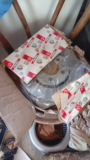 Discuri+plăcuțe frînă Seat Ibiza 2010 benzina ,1,4 mpi,scurtay