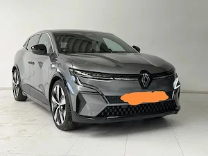 Renault Megane e-tech 60 kw 220cp, pompa căldură 29000 km, urgen