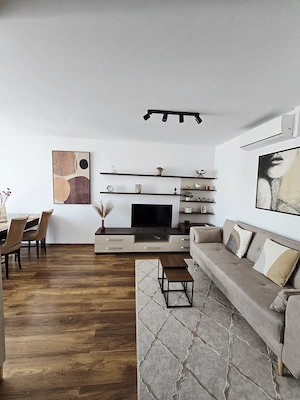 Apartament 3 camere mobilat, 2 bai, 3 unitati AC+parcare, 5 min Coresi