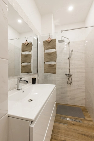 Ofer pentru inchiriere apartament 2 camere LUX în centrul Timișoarei - imagine 9