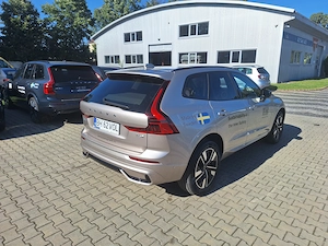 Volvo XC60 Plus Dark T6 eAWD 8AT - imagine 4