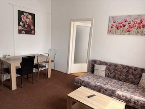 Închiriez apartament la casă în zona centrală. - imagine 3