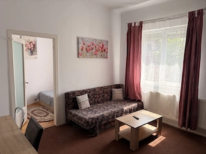 Închiriez apartament la casă în zona centrală. - imagine 2