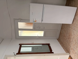 Închiriez apartament la casă în zona centrală. - imagine 8