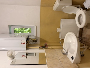 Închiriez apartament la casă în zona centrală. - imagine 6