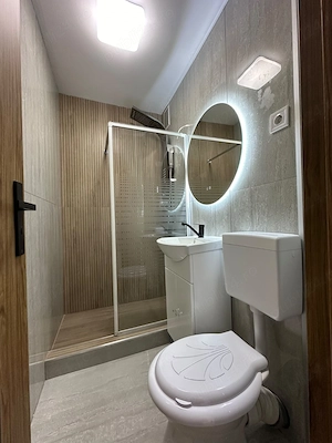 De vanzare apartament 2 camere in Sacele renovat complet et intermediar - imagine 6