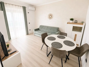  Apartament  cu 2 camere, CURTE  proprie, BOXA pt depozitare  Braytim Giroc