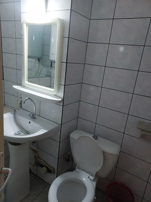 Închiriez apartament 