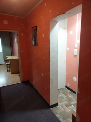 Închiriez apartament 