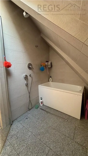 Proprietate rara in Schei penthouse pe doua niveluri - imagine 11
