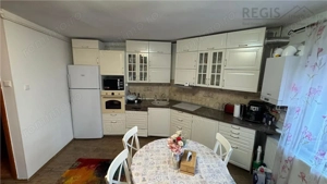 Proprietate rara in Schei penthouse pe doua niveluri - imagine 3