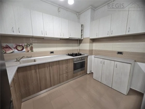 Apartament 3 Camere Zona Coresi - imagine 3