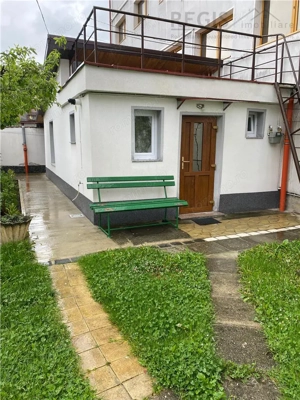 Garsoniera la casa cu curte proprie Centru