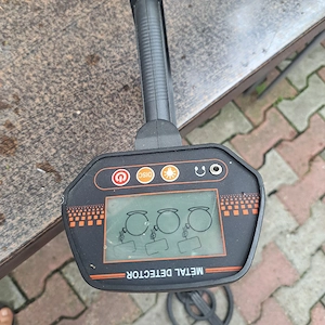 vând detector de metale 