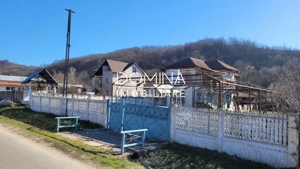 Vânzare casă D+P+1,  situată în comuna Căpreni, sat Bulbuceni - imagine 10