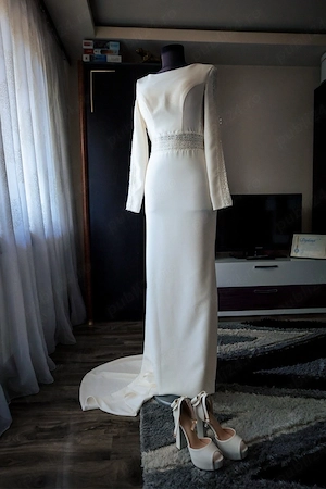 rochie de mireasa, pret 2.750 lei 
