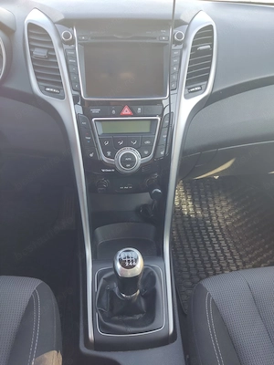 Hyundai i30 1.6 CRDI Fifa Edition 110cp 2014 - imagine 7