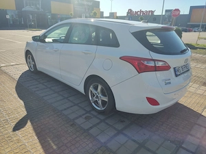 Hyundai i30 1.6 CRDI Fifa Edition 110cp 2014 - imagine 4