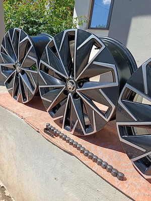 Jante originale Škoda Superb Modelul Aero - Style 