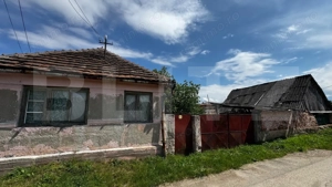 Proprietate de vanzare, 60 mp, teren 1.600 mp, Vintu de Jos - imagine 2