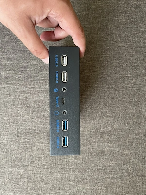 Front Panel Desktop 5.25"   2x USB 3.0, 2x USB 2.0, USB-C, Audio HD