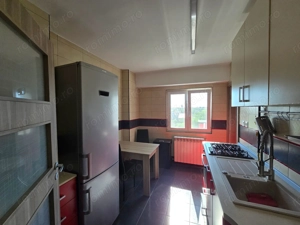Apartament 3 camere,  Zona Lipovei, Decomandat, 72mp utili, Garaj cu CF - imagine 3