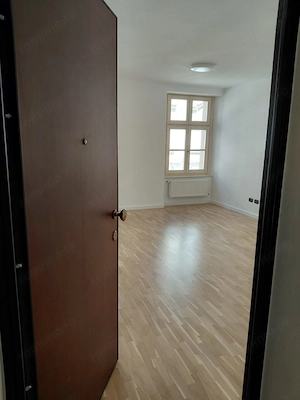 Ofer spatiu de birou 30 mp cu baie in Piata Unirii la 2 minute de Tribunalul Timisoara - imagine 6