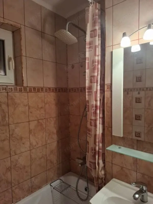 Apartament 4 camere  decomandate cu vedere pe doua parti in Nadlac - imagine 19