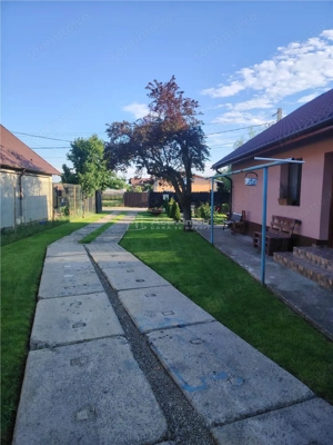 Casa, cocheta, situata pe o strada linistita, la 10 km de Ploiesti