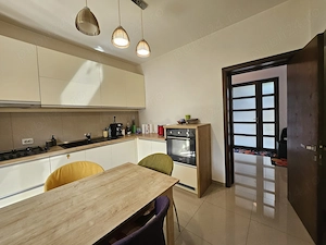 Oferta vanzare parte din triplex in Zavoi, Stefanesti, mobilata si utilata, 178000 EURO - imagine 5
