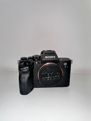  Sony A7 IV + Cage