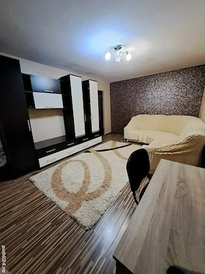 Inchriez apartament 3 camere Mircea cel Batran 